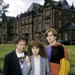 Fotoğraf Takin' Over the Asylum