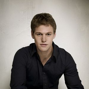 Fotoğraf Zach Roerig