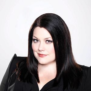 Fotoğraf Brooke Elliott