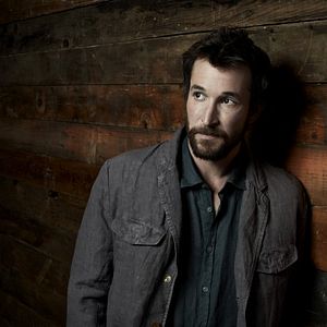 Fotoğraf Falling Skies