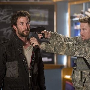 Fotoğraf Falling Skies