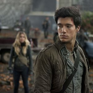 Fotoğraf Falling Skies