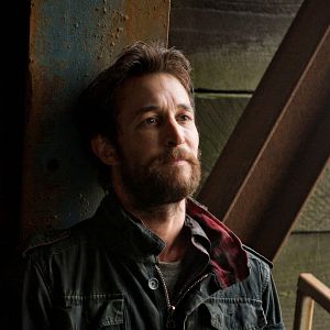 Fotoğraf Falling Skies