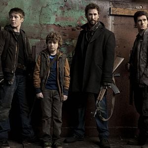 Fotoğraf Falling Skies