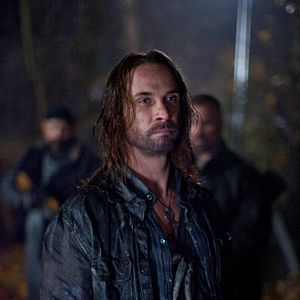 Fotoğraf Falling Skies