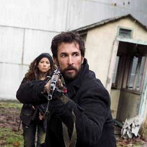 Fotoğraf Falling Skies