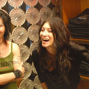 Fotoğraf Asi Kızlar