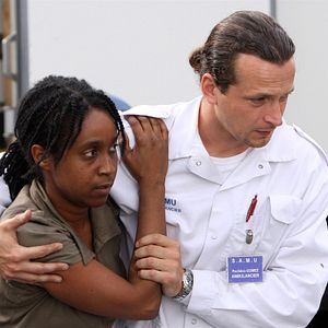 Fotoğraf Équipe médicale d'urgence