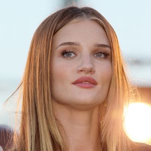Fotoğraf Rosie Huntington-Whiteley