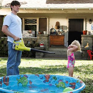 Fotoğraf Raising Hope