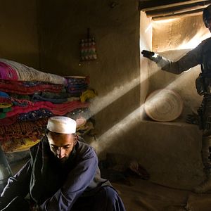 Fotoğraf Hell and Back Again