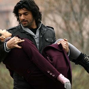 Fotoğraf Fatmagül'ün Suçu Ne?