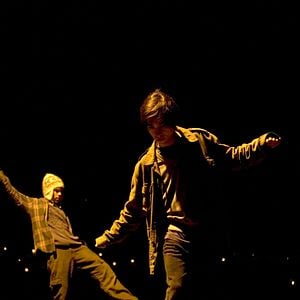 Fotoğraf Os Famosos e os Duendes da Morte