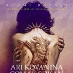 Fotoğraf Arı Kovanına Çomak Sokan Kız