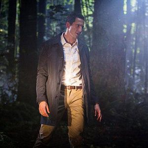 Fotoğraf Sasha Roiz