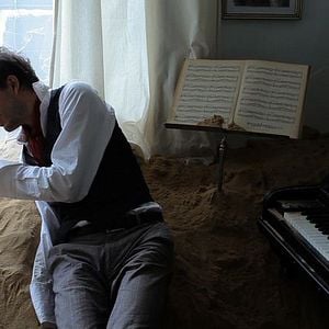 Fotoğraf Hanımefendi ve Kum Adam