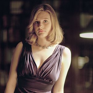 Fotoğraf Romola Garai
