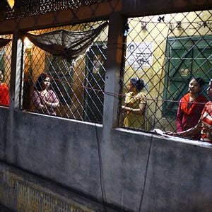 Fotoğraf Fahişelere Güzelleme