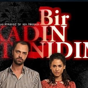Fotoğraf Bir Kadın Tanıdım