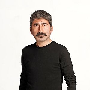 Fotoğraf Yalan Dünya