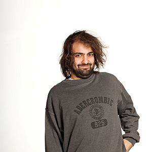 Fotoğraf Yalan Dünya