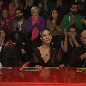 Fotoğraf Yalan Dünya