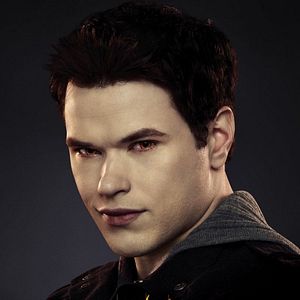 Fotoğraf Alacakaranlık Efsanesi : Şafak Vakti Bölüm 2