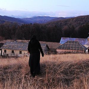 Fotoğraf Tepelerin Ardında
