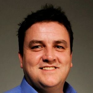 Fotoğraf Simon Delaney