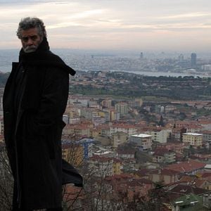 Fotoğraf Gergedan Mevsimi