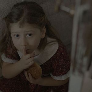 Fotoğraf Evdeki Yabancılar