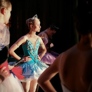 Fotoğraf First Position