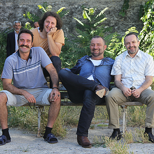 Fotoğraf Çakallarla Dans 2 : Hastasıyız Dede