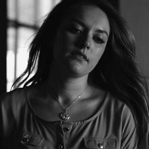 Fotoğraf Sen Aydınlatırsın Geceyi