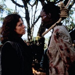 Fotoğraf Gorillas In the Mist : The Story of Dian Fossey