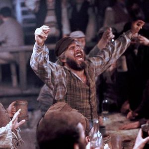 Fotoğraf Damdaki Kemancı