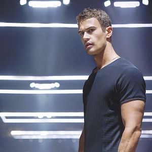 Fotoğraf Theo James