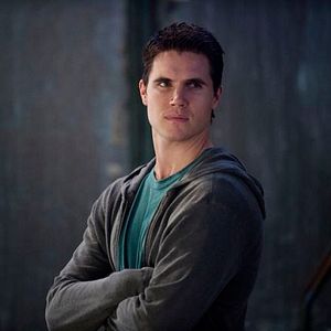 Fotoğraf Robbie Amell