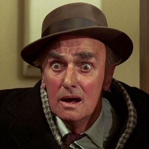 Fotoğraf John Laurie