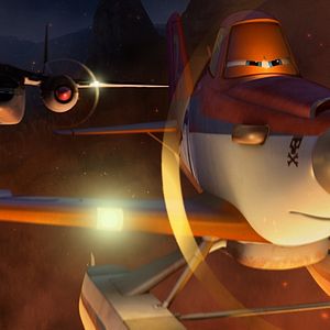 Fotoğraf Uçaklar: Söndür ve Kurtar