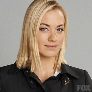 Fotoğraf Yvonne Strahovski
