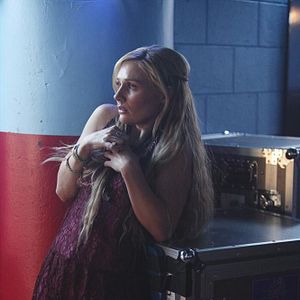 Fotoğraf Clare Bowen