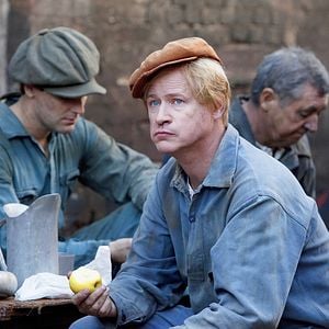 Fotoğraf Hundraåringen som klev ut genom fönstret och försvann