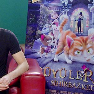 Fotoğraf Büyüler Evi: Sihirbaz Kedi