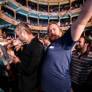 Fotoğraf Mistaken for Strangers