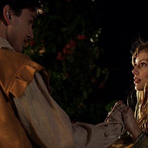 Fotoğraf Grace Van Dien