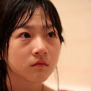 Fotoğraf A Girl at My Door