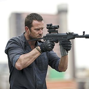 Fotoğraf Sullivan Stapleton