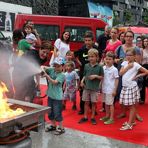 Fotoğraf Uçaklar: Söndür ve Kurtar