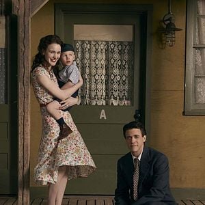 Fotoğraf Ashley Zukerman